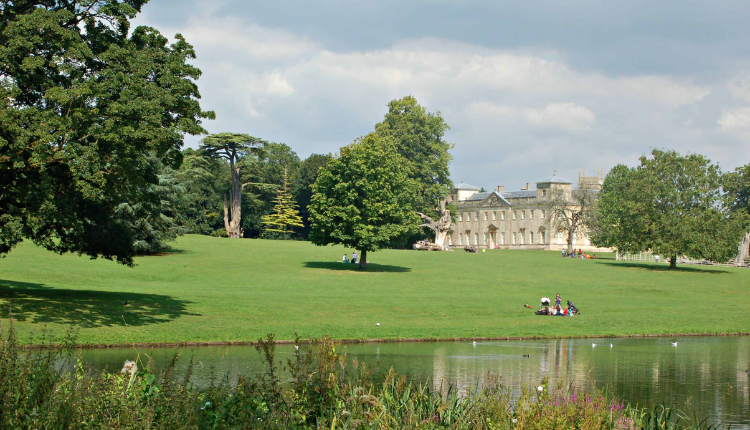 Executive Airport Transfer in Highworth