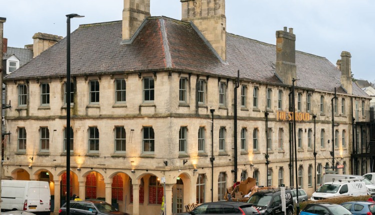 Stroud Executive Airport Transfer