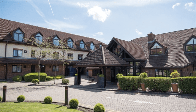 Airport transfer in Yate