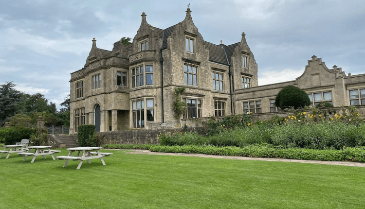 Airport transfer in Yate