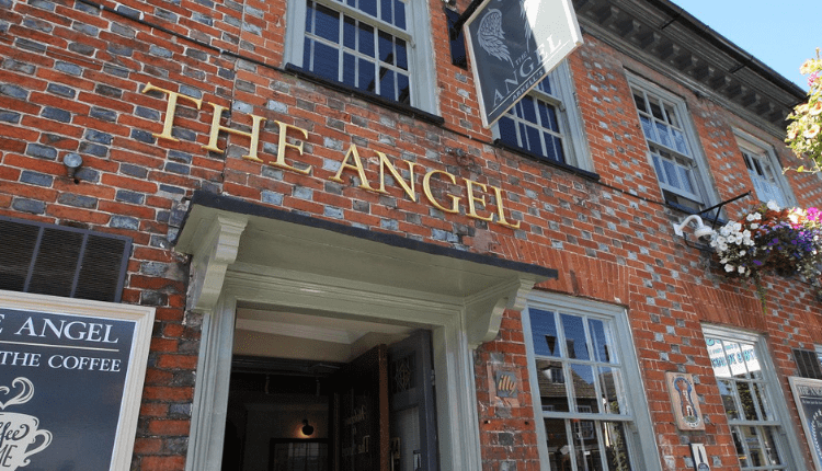 Executive airport transfer in Royal Wootton Bassett